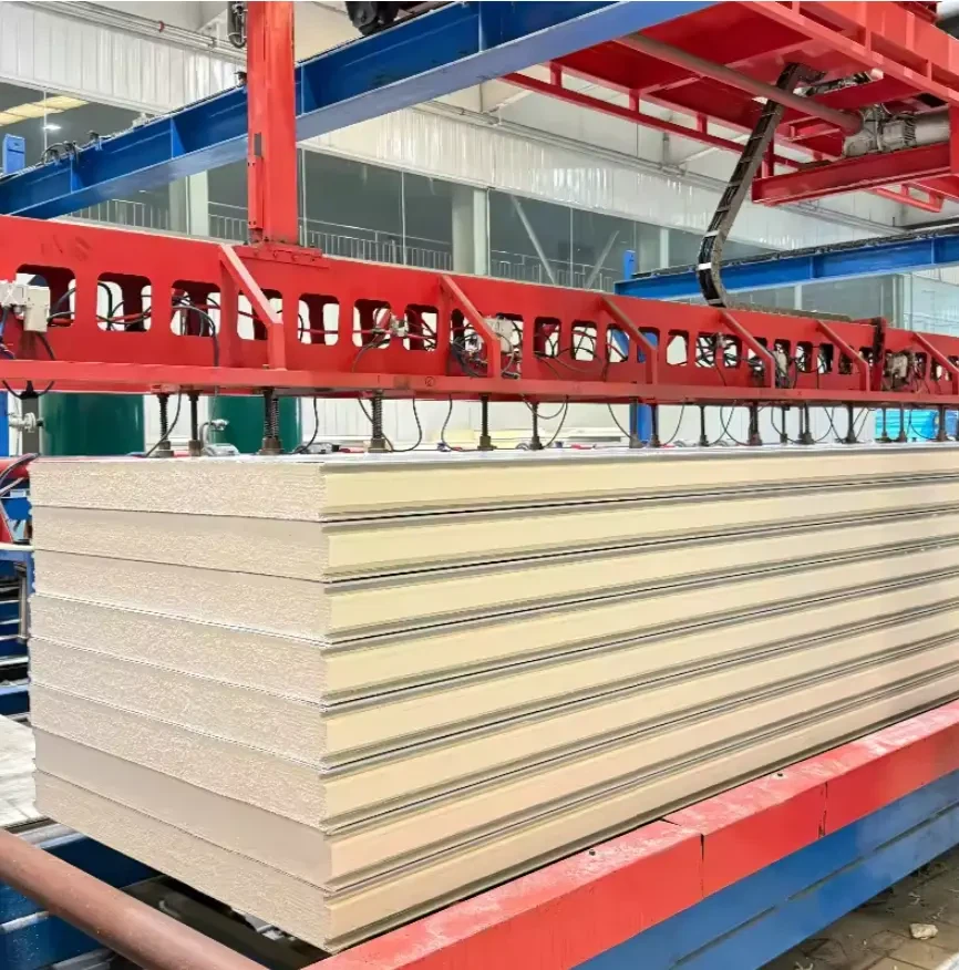 Sandwich-paneelid: lühijuhend ja peamised erinevused PIR-i ja PUR-i vahel